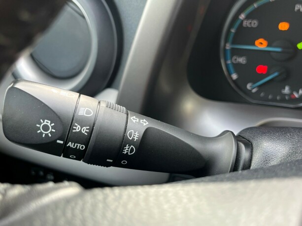 toyota-rav4-elektrisitetbensin-2016-big-13