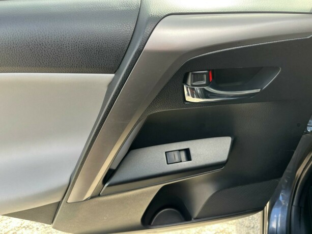 toyota-rav4-elektrisitetbensin-2016-big-27