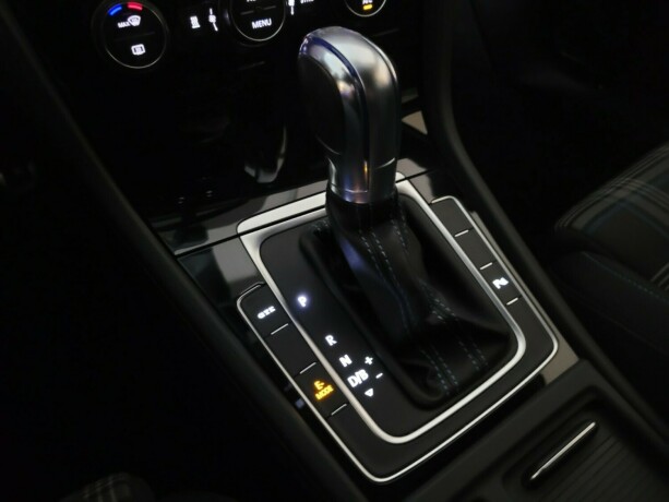 volkswagen-golf-elektrisitetbensin-2018-big-22