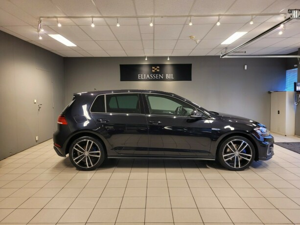 volkswagen-golf-elektrisitetbensin-2018-big-3