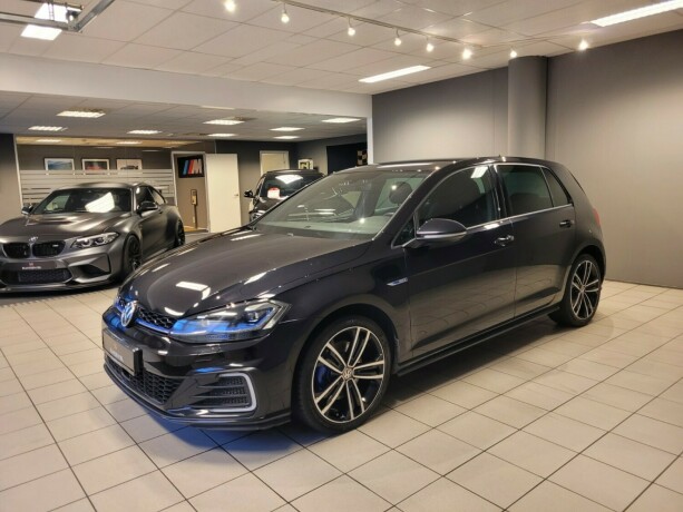 volkswagen-golf-elektrisitetbensin-2018-big-7