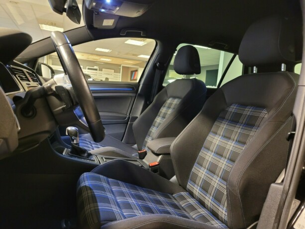 volkswagen-golf-elektrisitetbensin-2018-big-19