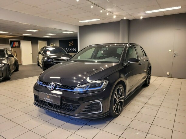 volkswagen-golf-elektrisitetbensin-2018-big-8