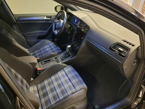 volkswagen-golf-elektrisitetbensin-2018-big-15