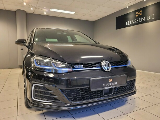 volkswagen-golf-elektrisitetbensin-2018-big-9