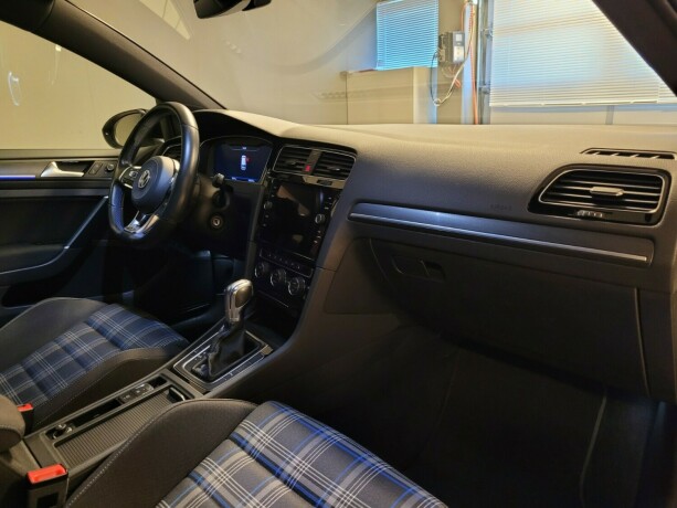 volkswagen-golf-elektrisitetbensin-2018-big-13