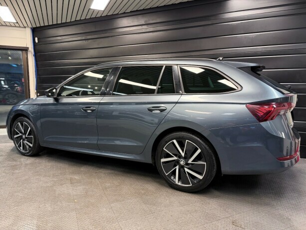 skoda-octavia-elektrisitetbensin-2021-big-4