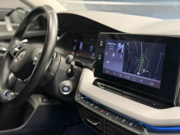 skoda-octavia-elektrisitetbensin-2021-big-14