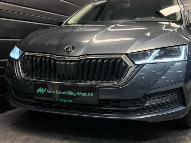 skoda-octavia-elektrisitetbensin-2021-big-3