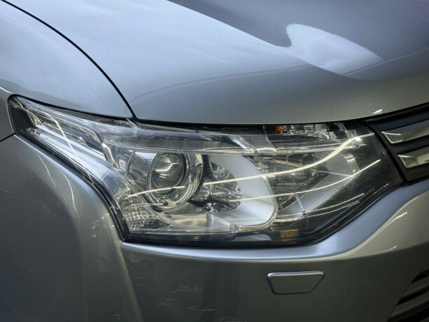 mitsubishi-outlander-bensin-2013-big-4