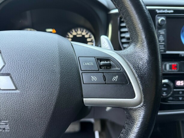 mitsubishi-outlander-bensin-2013-big-15