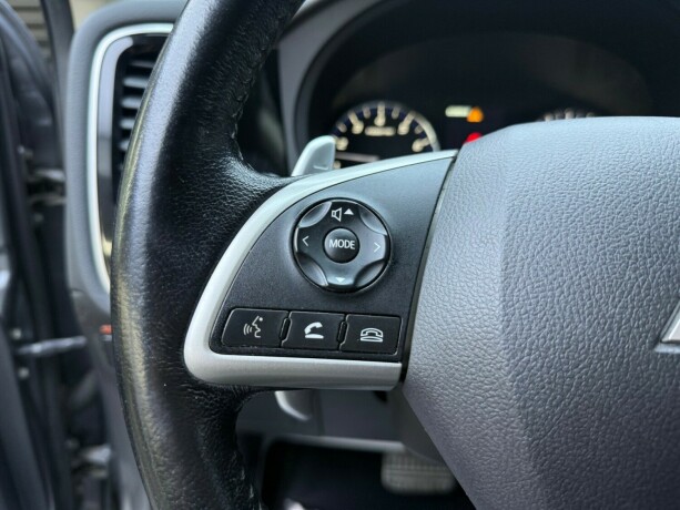 mitsubishi-outlander-bensin-2013-big-14