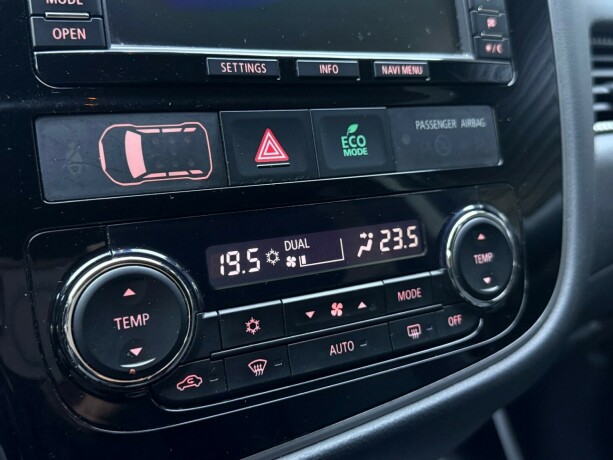 mitsubishi-outlander-bensin-2013-big-22