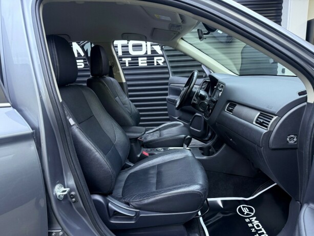 mitsubishi-outlander-bensin-2013-big-27