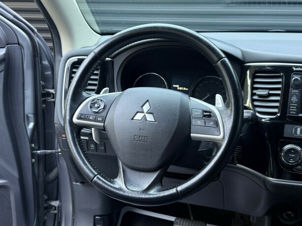 mitsubishi-outlander-bensin-2013-big-12