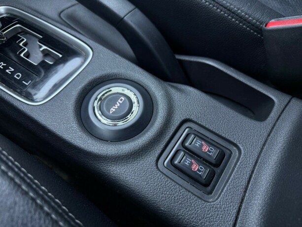 mitsubishi-outlander-bensin-2013-big-25
