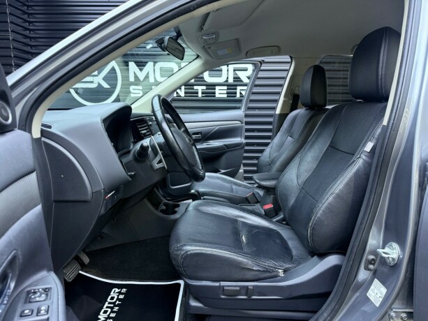 mitsubishi-outlander-bensin-2013-big-26