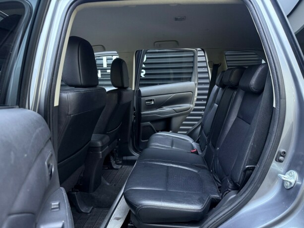 mitsubishi-outlander-bensin-2013-big-28