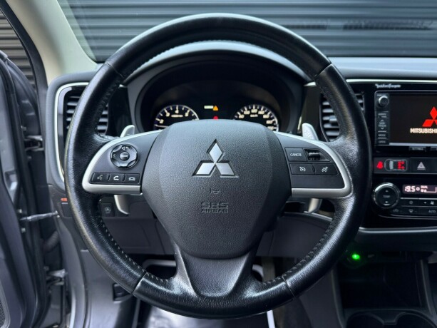 mitsubishi-outlander-bensin-2013-big-13