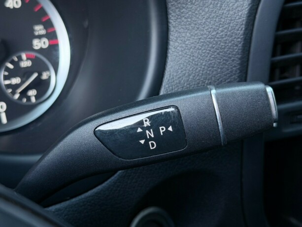 mercedes-benz-vito-diesel-2015-big-17