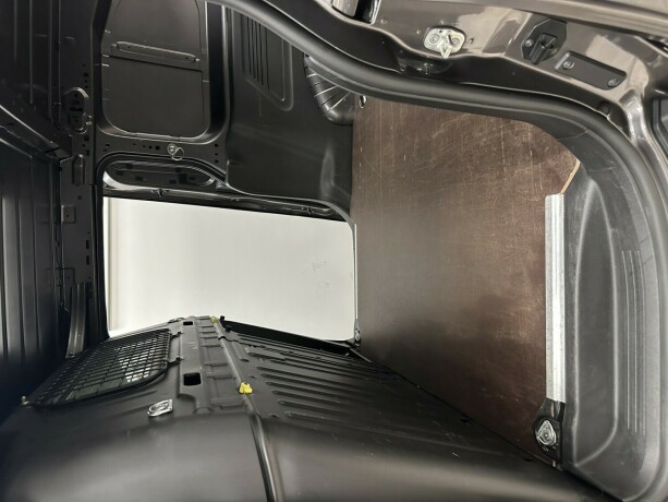 toyota-proace-city-diesel-2022-big-23