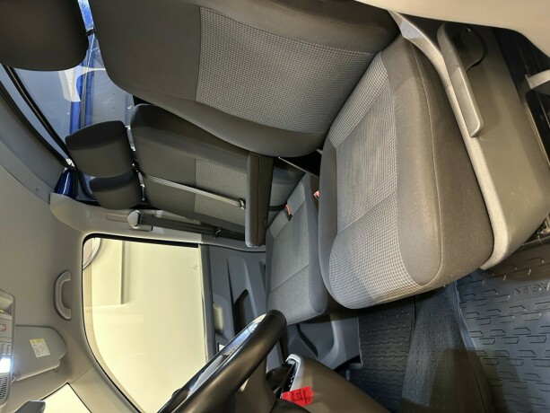 volkswagen-transporter-diesel-2022-big-6