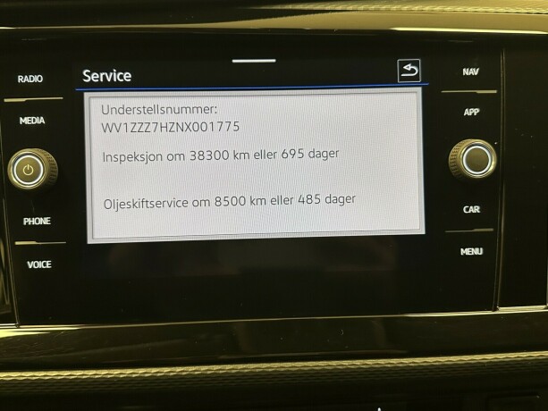 volkswagen-transporter-diesel-2022-big-19