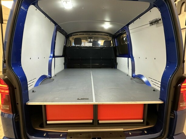 volkswagen-transporter-diesel-2022-big-28