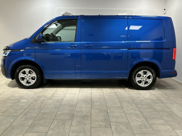 volkswagen-transporter-diesel-2022-big-1