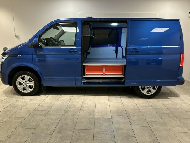 volkswagen-transporter-diesel-2022-big-23