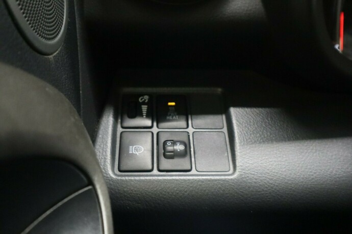 toyota-rav4-diesel-2013-big-18