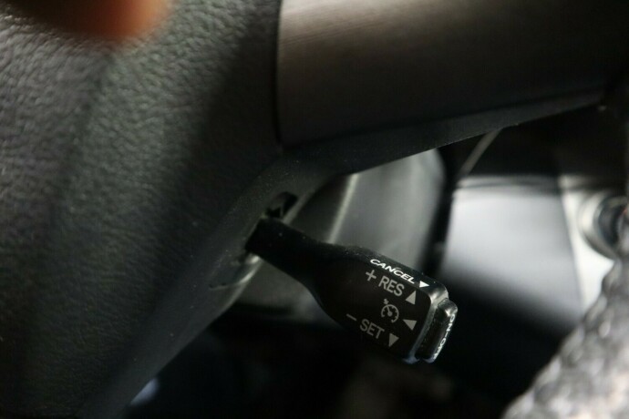 toyota-rav4-diesel-2013-big-21