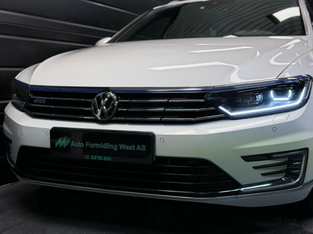 volkswagen-passat-elektrisitetbensin-2019-big-3