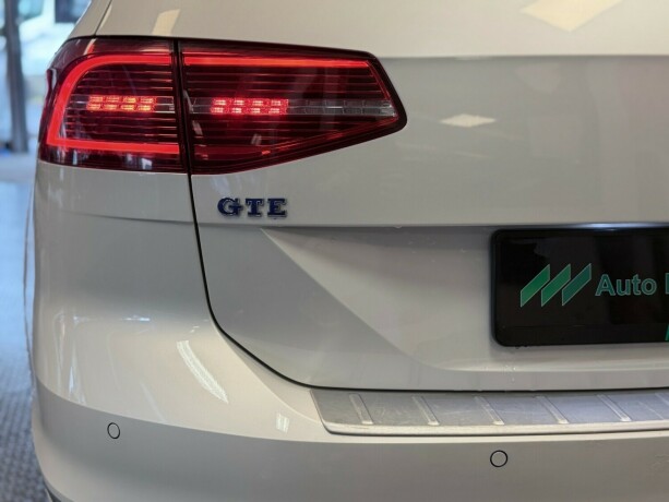 volkswagen-passat-elektrisitetbensin-2019-big-32