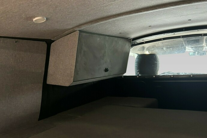 volkswagen-transporter-diesel-2020-big-16