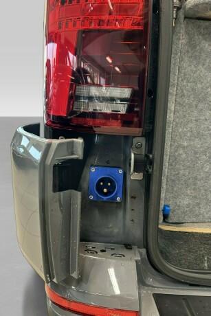 volkswagen-transporter-diesel-2020-big-21
