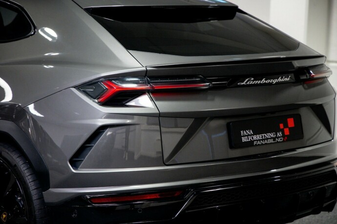 lamborghini-urus-bensin-2021-big-7