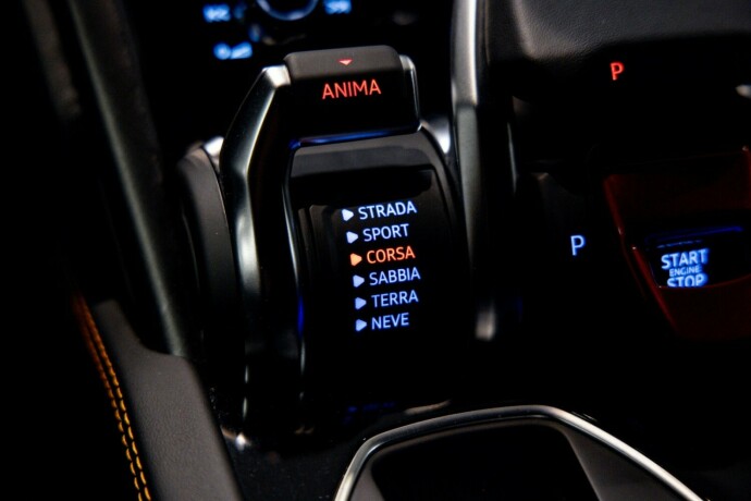 lamborghini-urus-bensin-2021-big-37