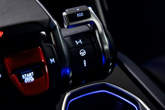 lamborghini-urus-bensin-2021-big-40