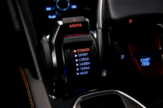 lamborghini-urus-bensin-2021-big-36