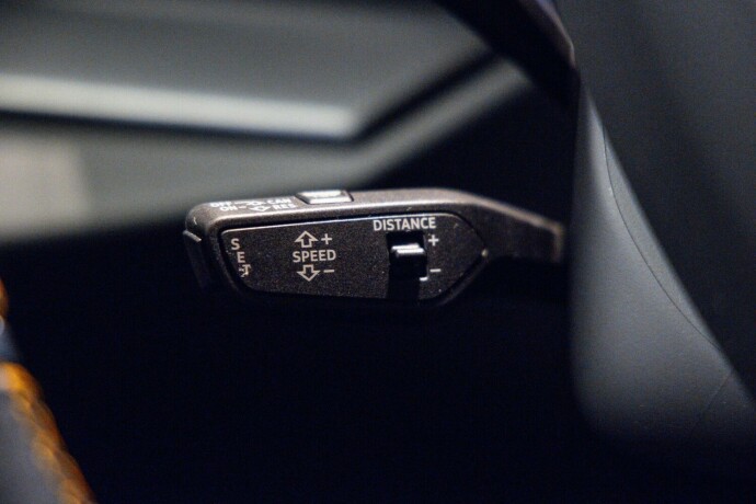 lamborghini-urus-bensin-2021-big-26