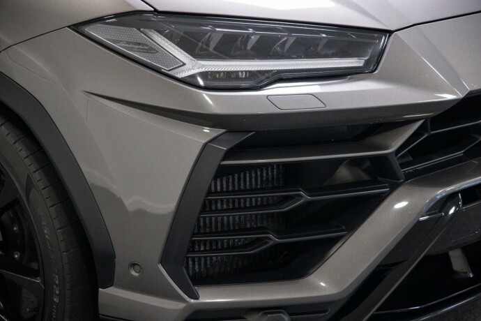 lamborghini-urus-bensin-2021-big-5