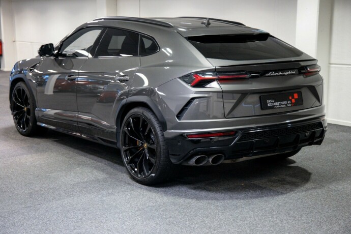 lamborghini-urus-bensin-2021-big-1