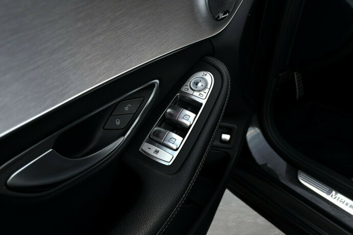 mercedes-benz-c-klasse-elektrisitetbensin-2020-big-27