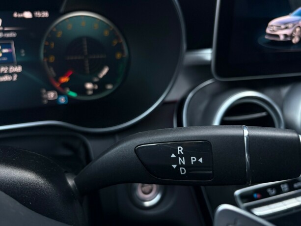 mercedes-benz-c-klasse-elektrisitetbensin-2020-big-18