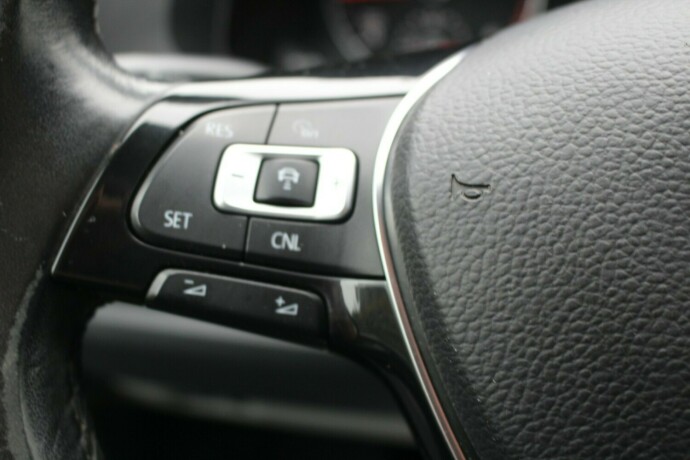 volkswagen-transporter-diesel-2018-big-10