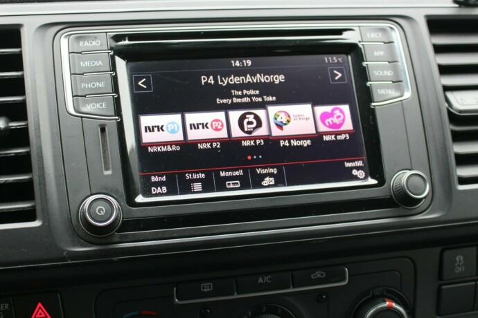 volkswagen-transporter-diesel-2018-big-14