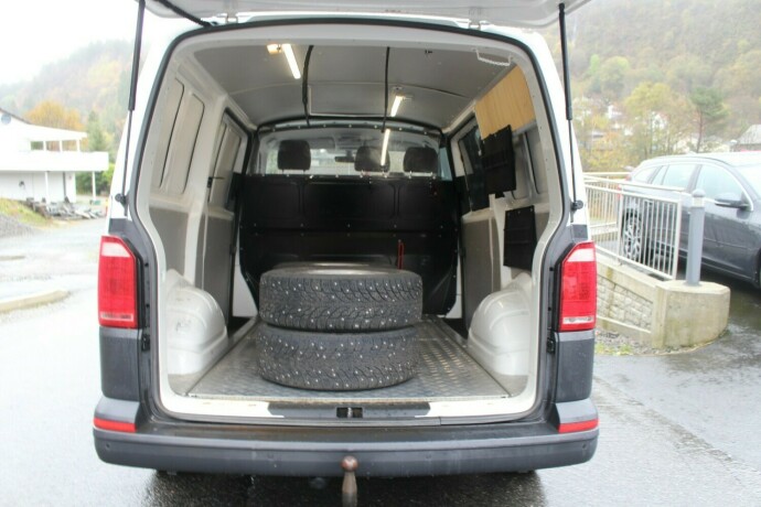 volkswagen-transporter-diesel-2018-big-5