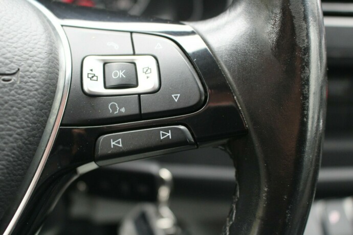 volkswagen-transporter-diesel-2018-big-11