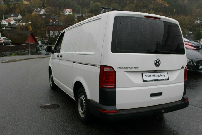 volkswagen-transporter-diesel-2018-big-3